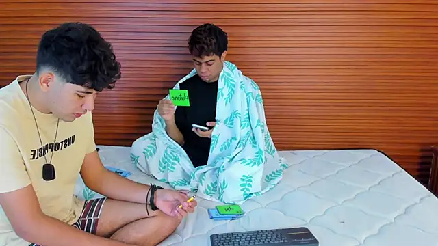 peakk twiinns online show from April 1, 1:41 pm