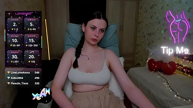 LoraTempt online show from May 26, 8:52 pm