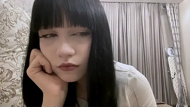 LoidaTrytten online show from April 2, 2:58 pm