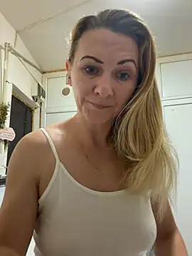 Secret Ladyx online show from August 1, 3:52 am