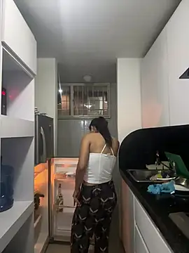 Sweetroseof online show from April 10, 11:44 pm