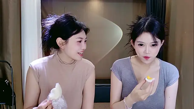 Banana-Milk69 online show from June 8, 1:23 am