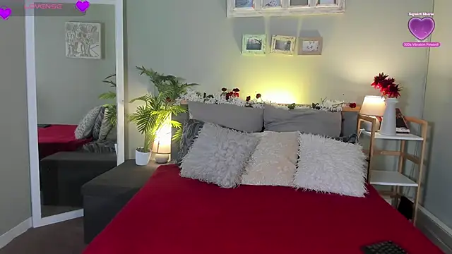 NaughtyTyra online show from May 21, 9:07 am