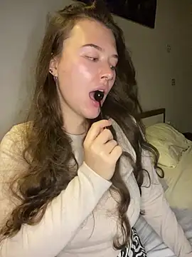 KristieKitty online show from April 7, 6:43 pm