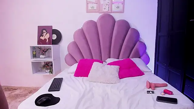 RosieCharm online show from April 6, 10:22 pm