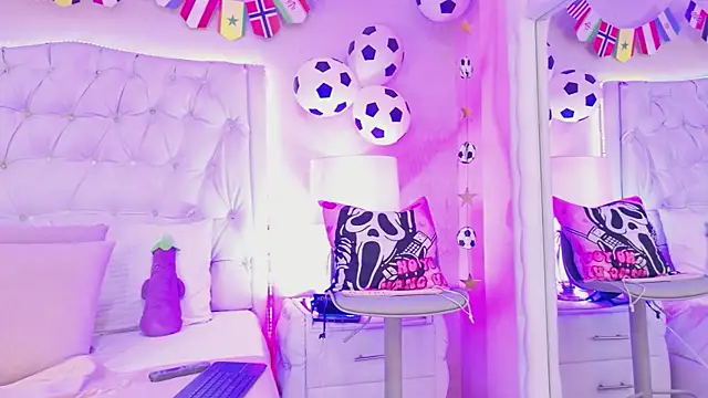 MeganRoseh online show from July 14, 2:05 am