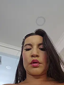 Pretty Julieta online show from July 28, 7:15 pm