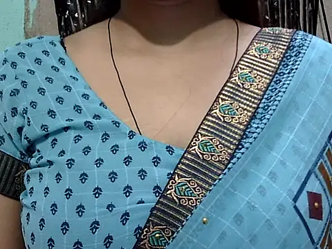 NayraG online show from June 27, 5:52 pm