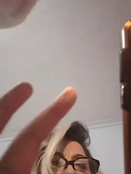 ManuelaX online show from March 5, 6:48 pm