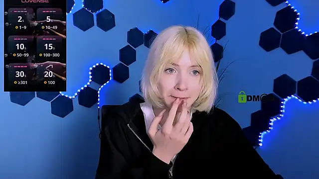  sabrina moore online show from April 29, 5:30 pm