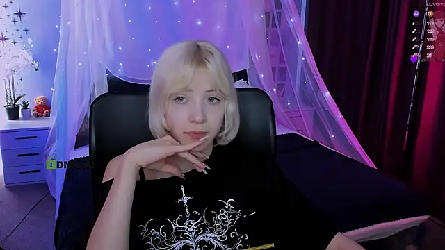  sabrina moore online show from May 1, 8:50 am