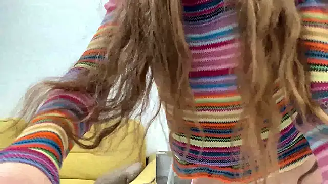 Kissme Kira online show from May 8, 2:04 am