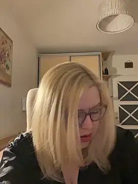 JanieLight53 online show from May 6, 9:08 pm