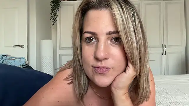 annabellewarick online show from July 7, 8:51 am
