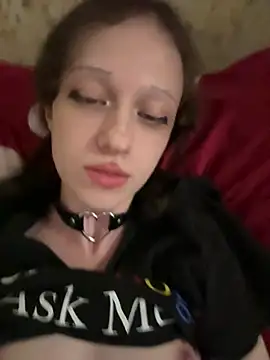 AmanitaXXX69 online show from April 24, 1:14 pm