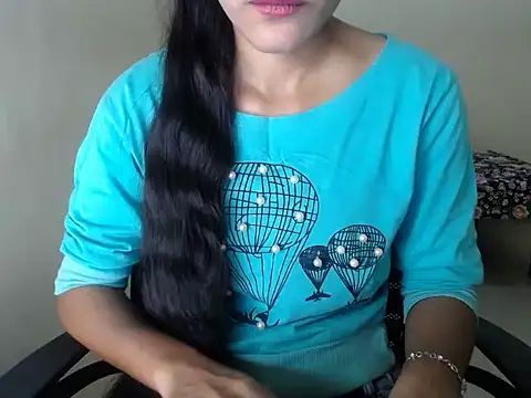 shreya sharma01 online show from April 13, 8:15 am