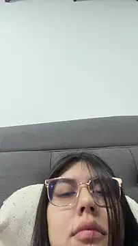 Cloebennet013 online show from June 8, 11:48 pm