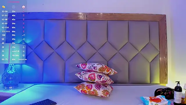 ValeriaRey  online show from April 29, 8:36 pm