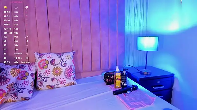 ValeriaRey  online show from April 9, 8:25 pm