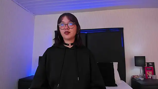 LilithBluum online show from March 24, 11:48 am