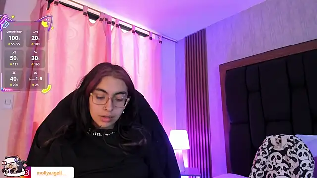 Molly A online show from June 21, 3:49 pm