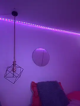 zoe  baker online show from April 28, 3:05 pm