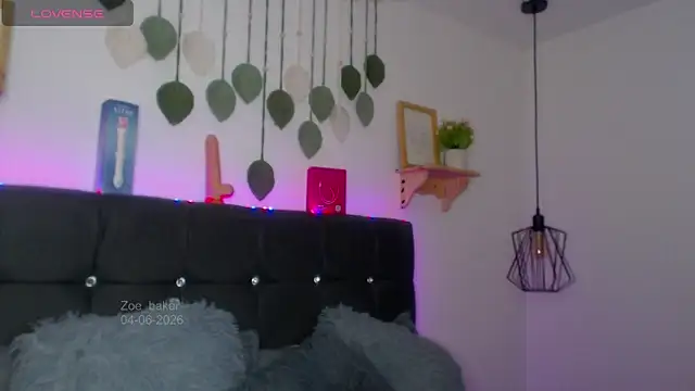 zoe  baker online show from June 4, 8:46 pm
