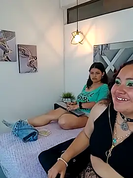 Liily Foxxy online show from April 7, 11:01 am