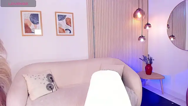 Juli jaramillo online show from May 27, 2:03 pm