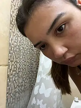 miicbebita online show from April 17, 1:46 pm