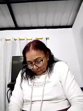 HOT LATINA20 online show from March 28, 2:11 am