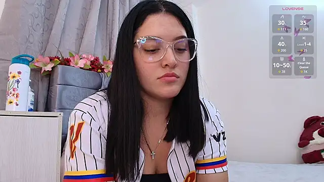 Isabella Roses  online show from August 5, 1:12 am