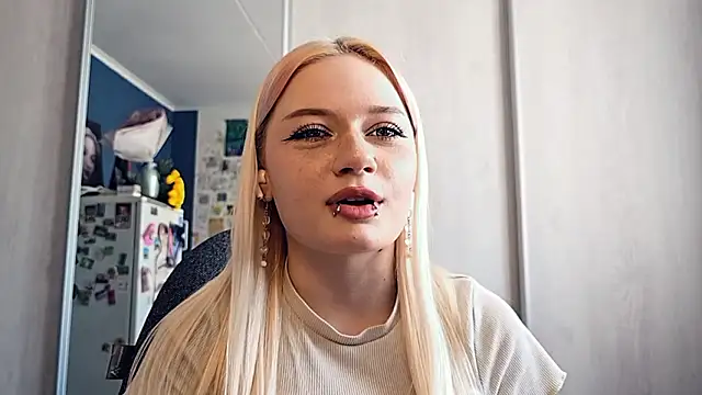 MariYourshaw online show from March 11, 11:14 am