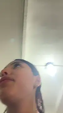 sylphiee  online show from April 5, 7:02 pm