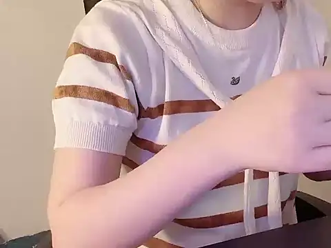 hunhun122 online show from April 4, 8:07 pm