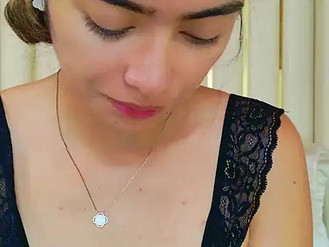 AnnieDesire online show from April 28, 2:32 pm