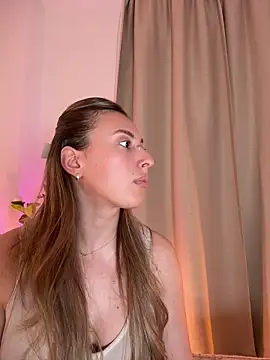 EvaRyen  online show from May 17, 4:06 pm