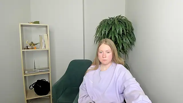 LashandaDevoto online show from March 15, 9:00 am