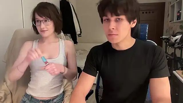 NanaVeel online show from April 28, 4:55 pm