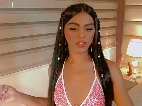 tiifannysexyhot online show from May 13, 8:53 am