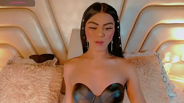 tiifannysexyhot online show from April 26, 9:45 pm