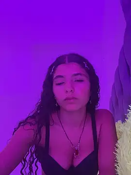 LINDA EF online show from April 26, 1:42 pm