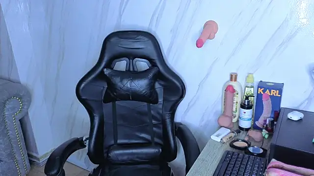 Lunafemme tf online show from April 25, 3:31 am