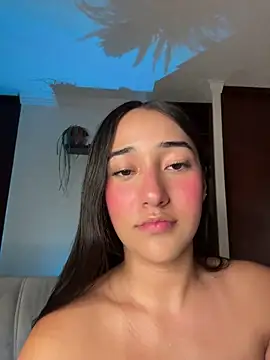 isabellaHill2 online show from April 11, 6:30 am