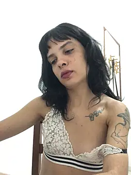 pinacarracci online show from July 6, 8:22 pm