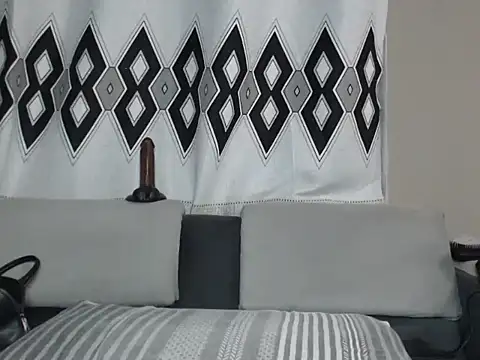 lLee-Sparkles online show from July 26, 5:42 pm