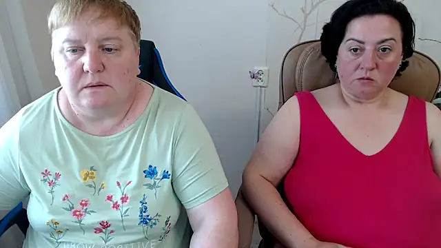 Lindy-Jeanie online show from June 20, 2:31 pm