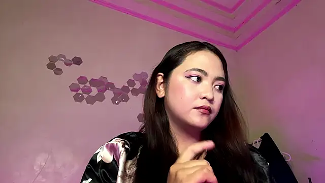 CorrineGrounds online show from March 16, 2:03 am