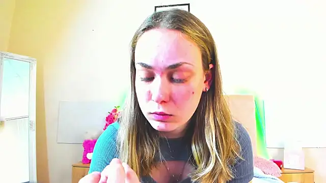 MelanieCuty online show from May 31, 5:46 am