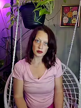 PurpleBunnyxo online show from August 1, 5:59 pm